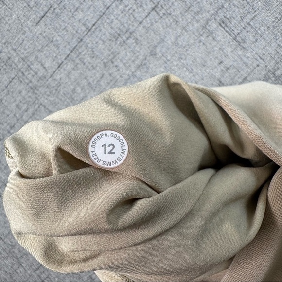 Lululemon Soft Ambitions High Rise Athletic Shorts Softstreme Short Trench 12 - Picture 10 of 10